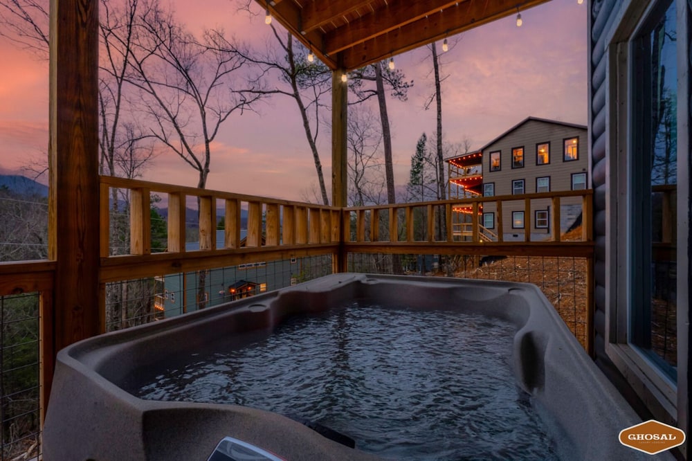 Tranquil Mountain Getaway By Ghosal Luxury Lodging - photo 24