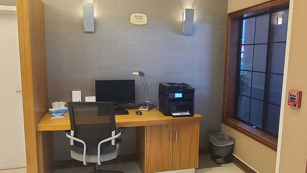 Best Western Hesperia Victorville Suites - photo 11