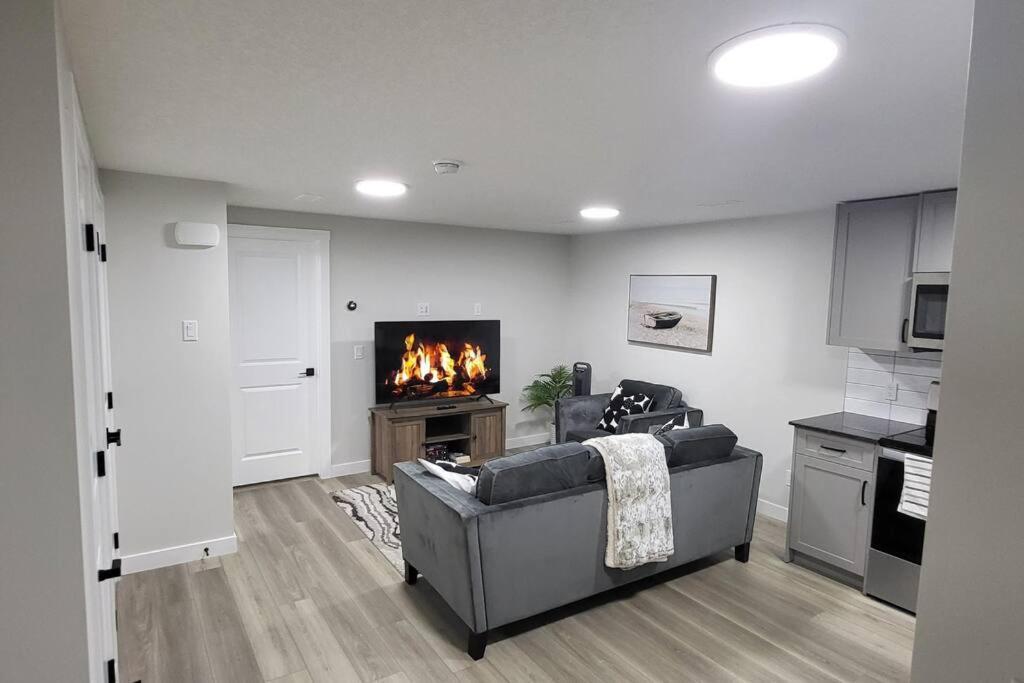 Serene Haven 1 Bedroom Apartment. — 4-Star Luxury Hotel in Calgary, Canada