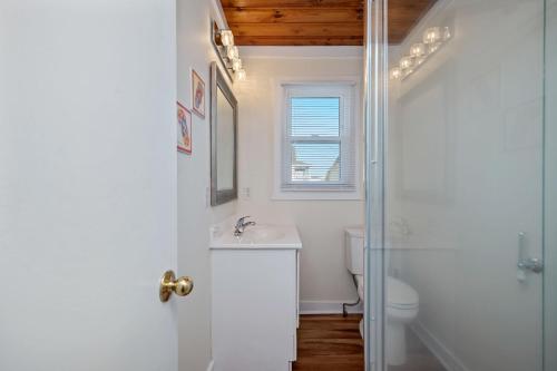 A Beach Music Paradise by Oak Island Accommodations - photo 35