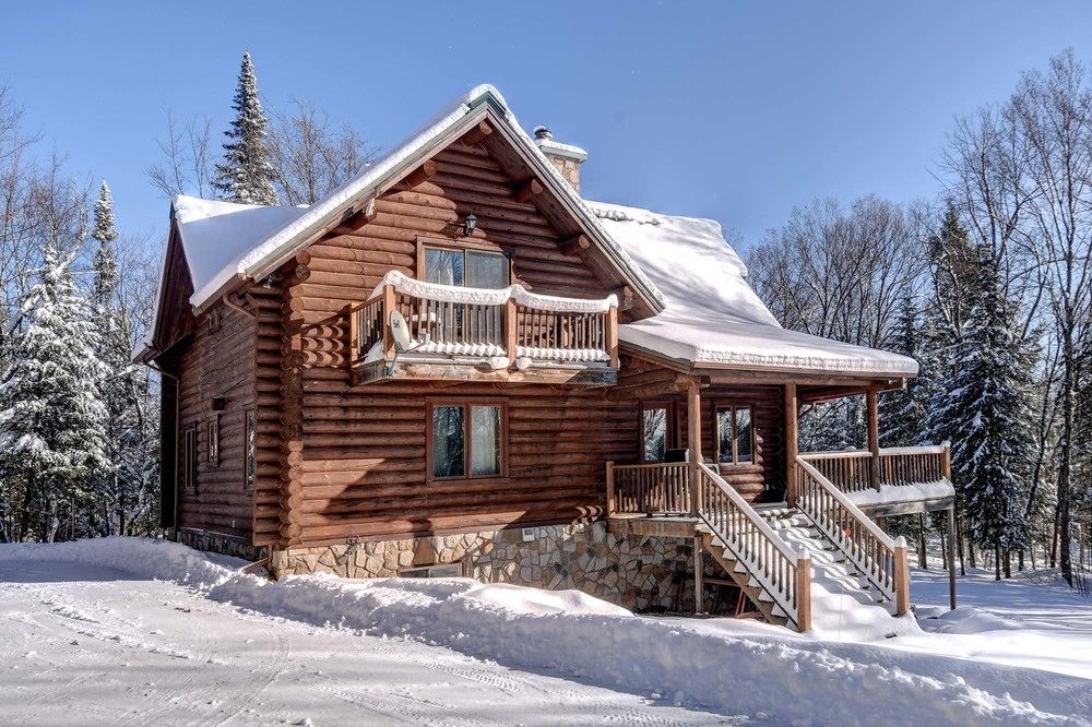 Chalet Wapi — 4-Star Luxury Hotel in Labelle, Canada