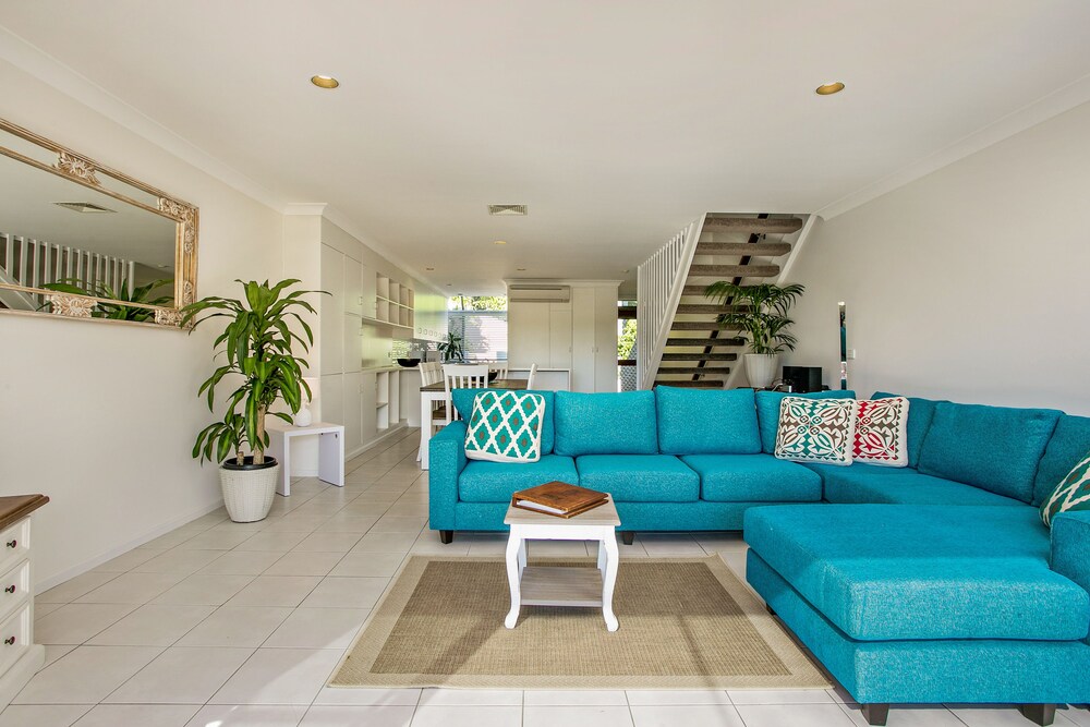 2 James Cook Apartments Holiday Rental — 4-Star Luxury Hotel in Byron Bay, Australia
