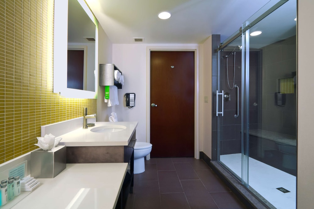 Hampton Inn & Suites Columbus Downtown - photo 17