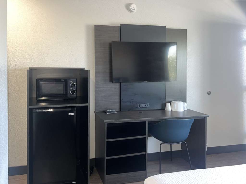 Motel 6 Tulare CA - photo 6