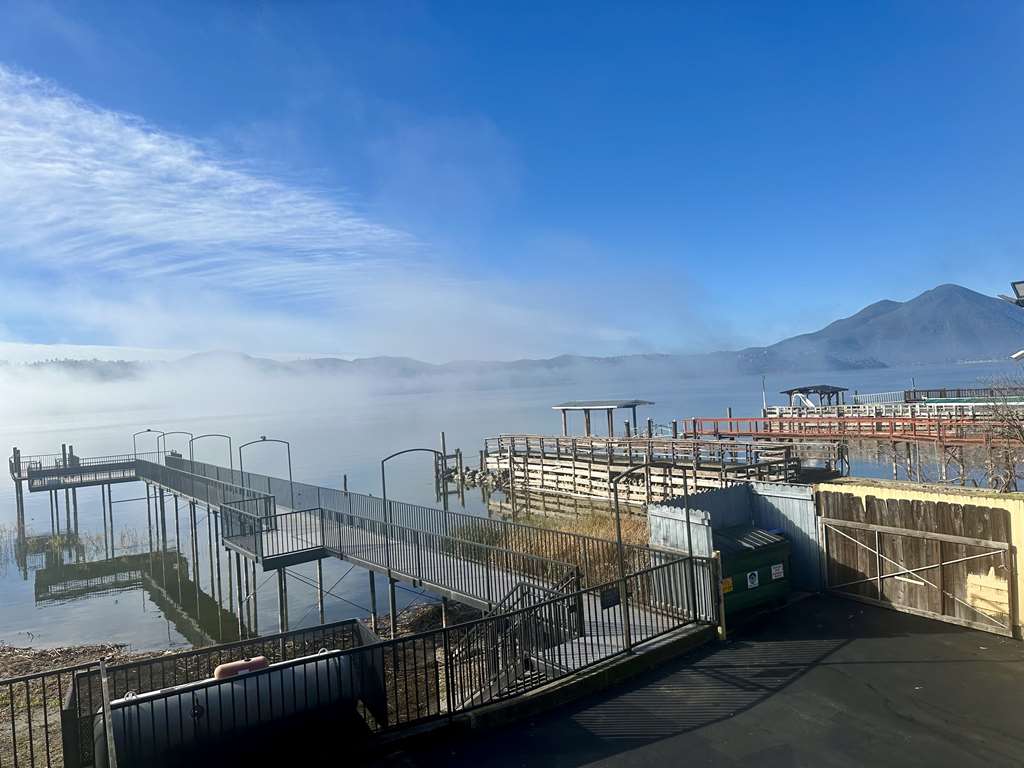 Americas Best Value Inn & Suites Clearlake Wine Country - photo 28