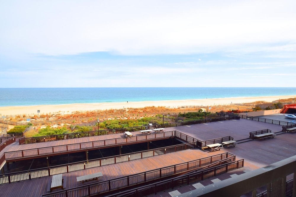 Braemar Towers 412 2 Br Condo - photo 12