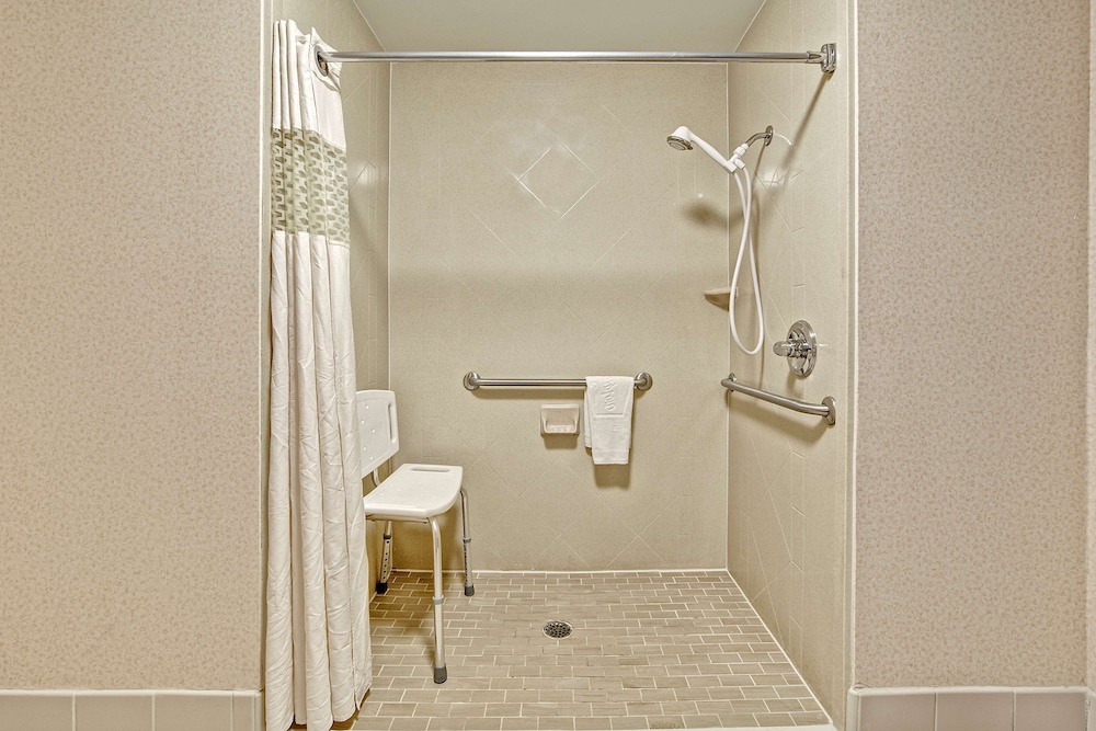 Hampton Inn Quincy - photo 13