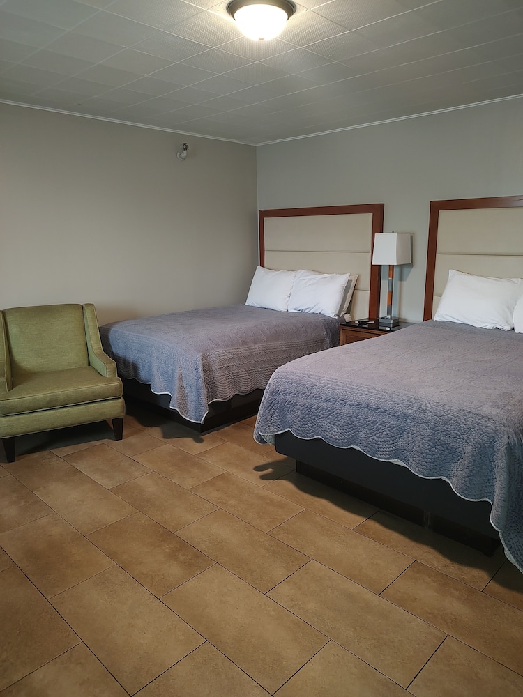 Vacationland Inn & Suites - photo 5