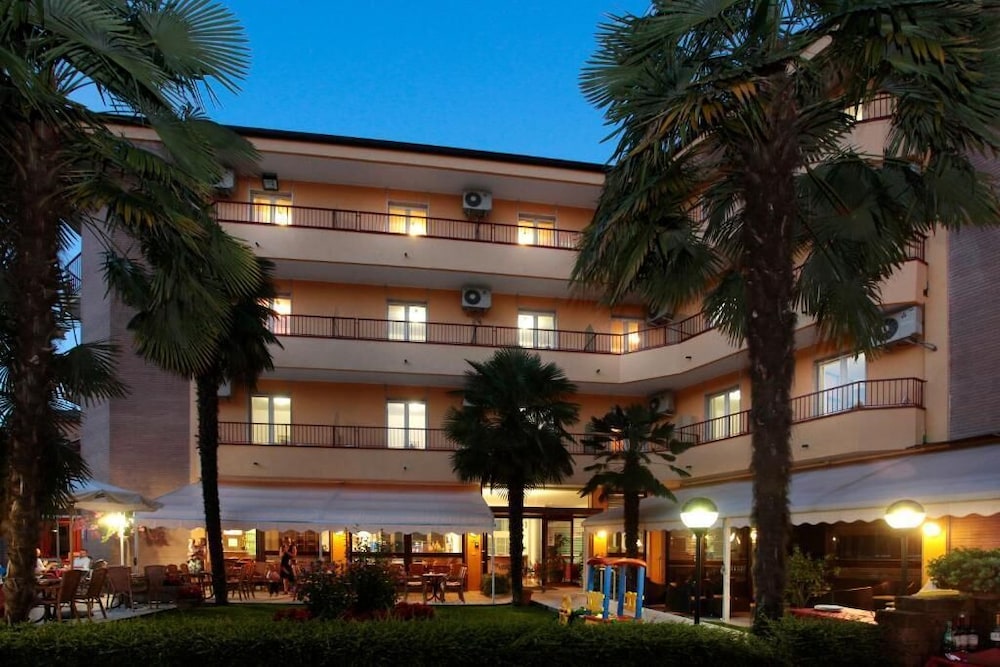 Imperial - carbon neutral hotel in Garda