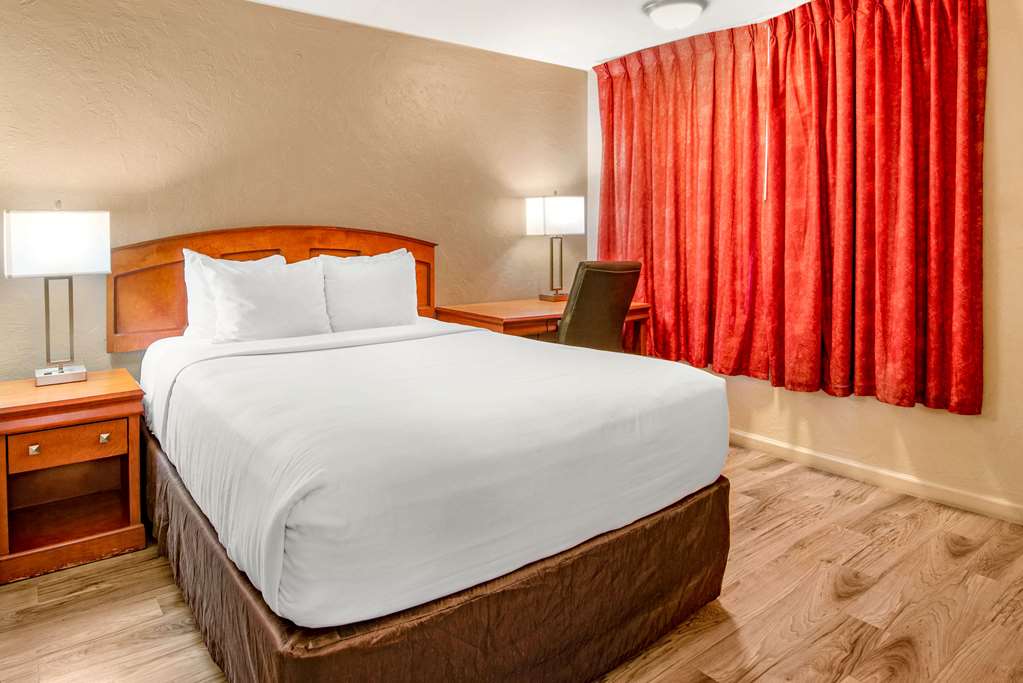 Econo Lodge Inn & Suites Durango - photo 13