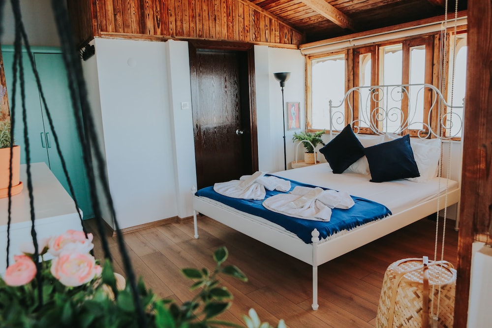 Arya Hotel Karaburun in Karaburun, Turkey