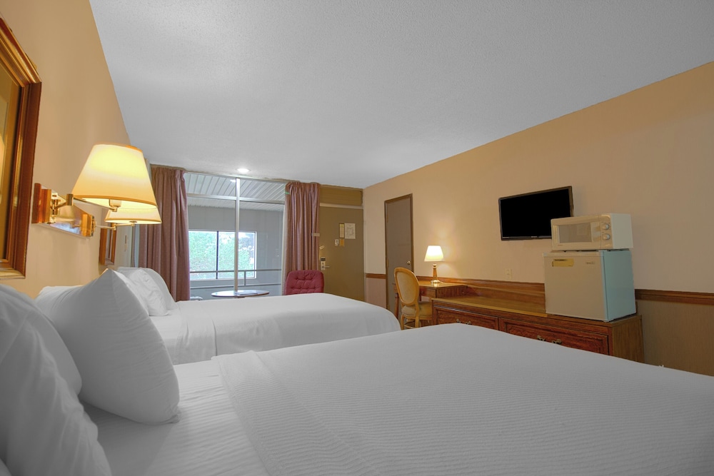 HomeTown Inn by OYO Liberal KS - photo 27