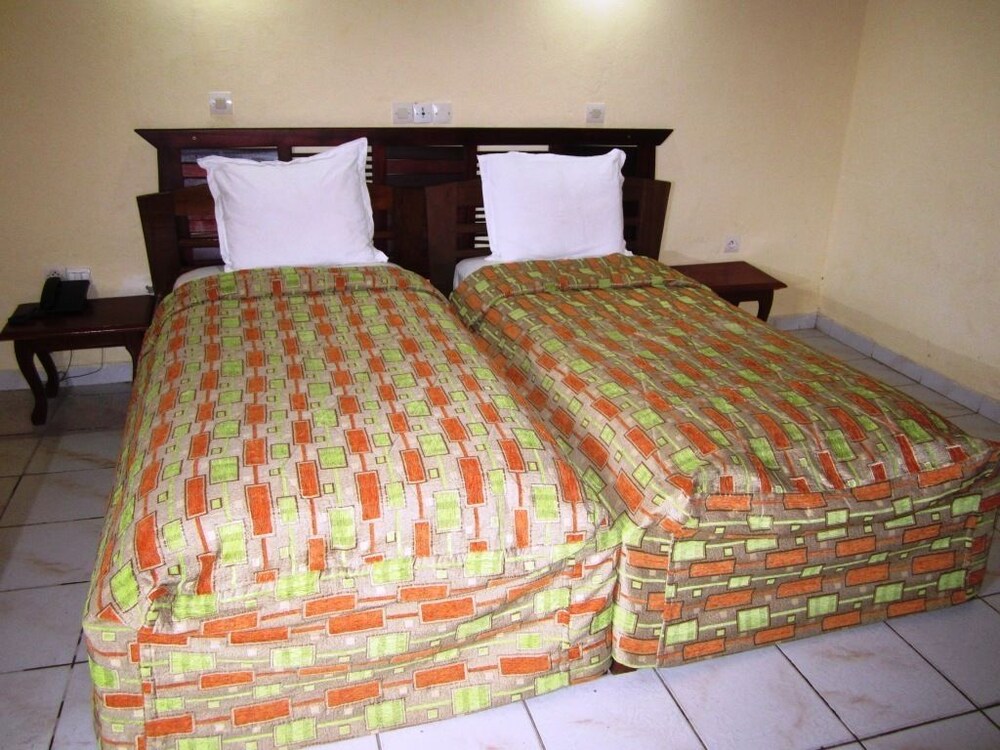 Hotel Seme Beach — Limbe — photo 2
