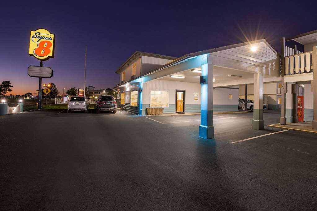 Super 8 by Wyndham Crescent City - photo 8