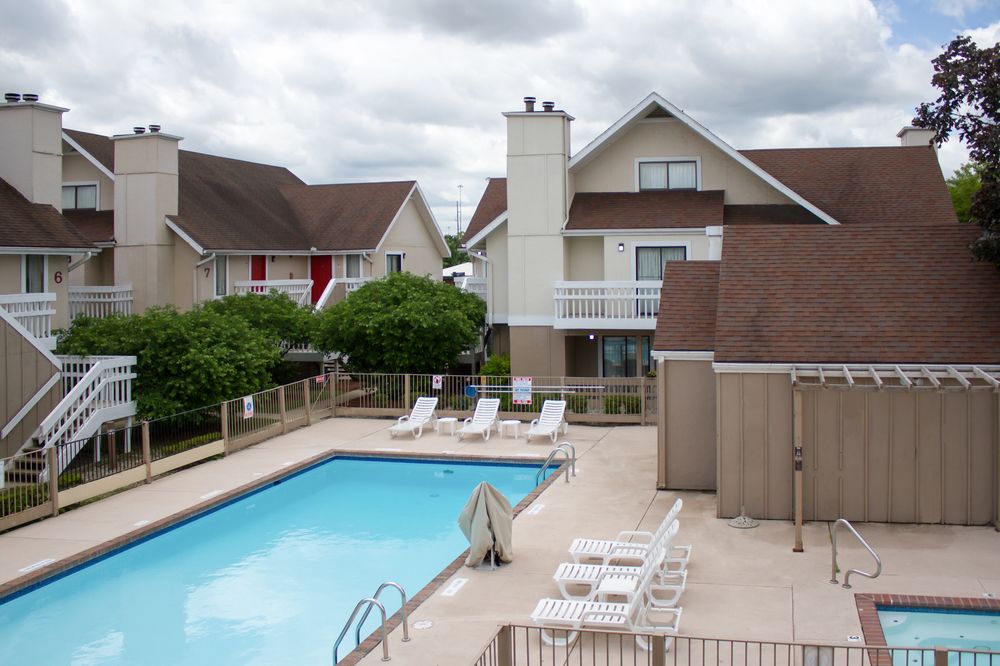 Hawthorn Suites by Wyndham Holland Toledo Area - photo 28