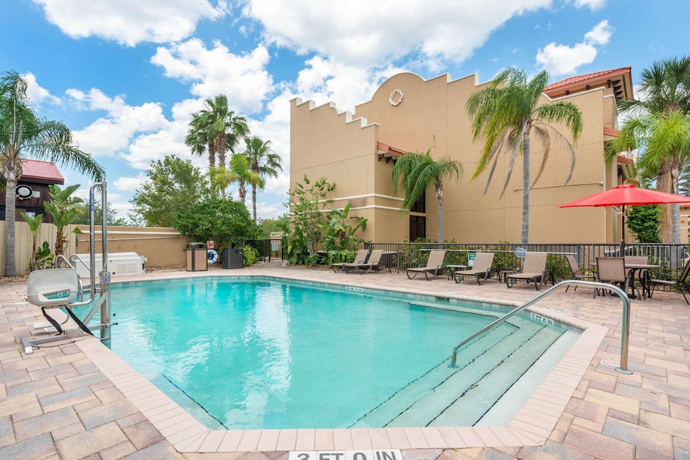 Clarion Inn Ormond Beach at Destination Daytona - photo 41