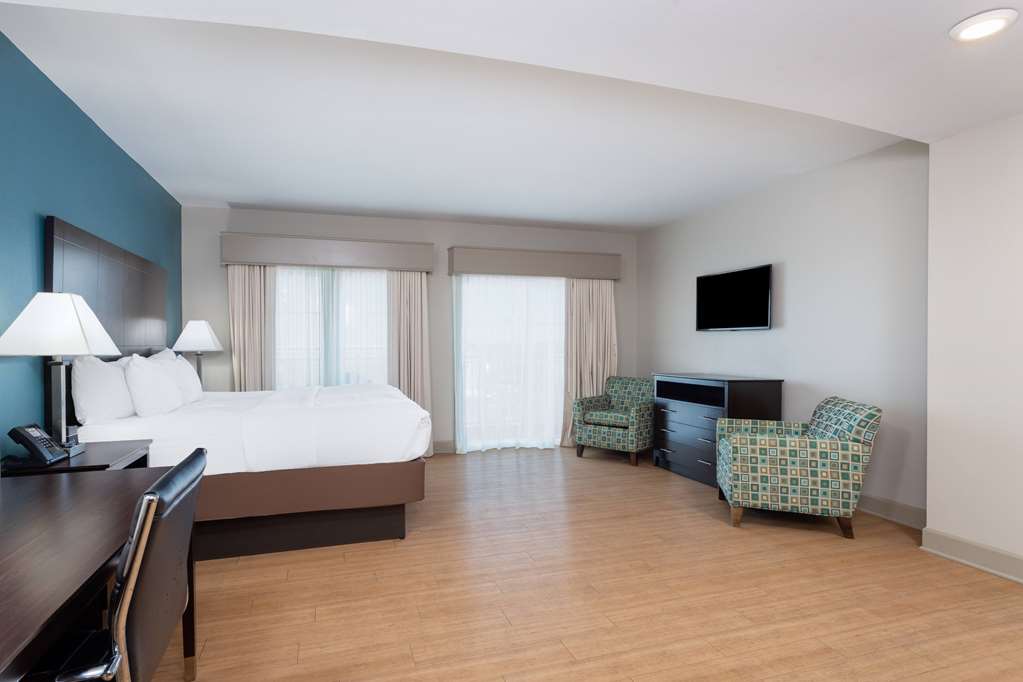 La Quinta Inn & Suites by Wyndham Ocean City - photo 16