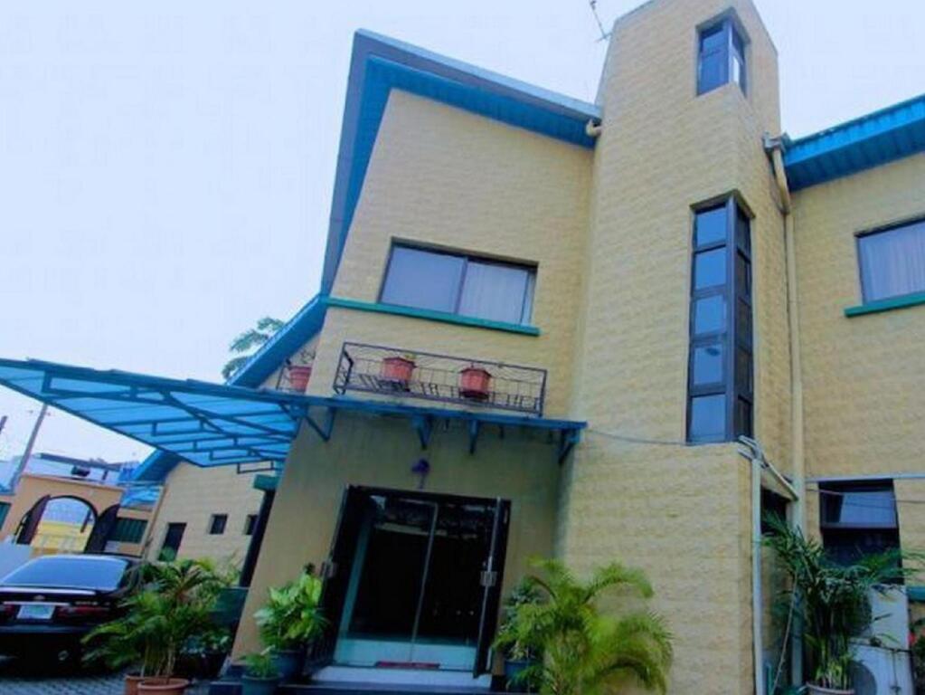 Rumatara Inn - last minute hotel in Karawang