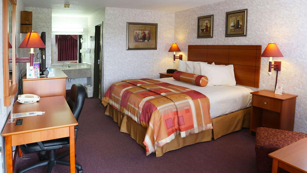 Magnuson Hotel Howell - photo 12