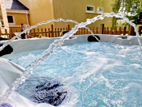 The Hamilton luxury holiday let's The Coach House with hot tub — 4-Star Luxury Hotel in Scorton, United Kingdom
