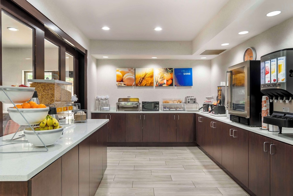 Comfort Suites At WestGate Mall - photo 33