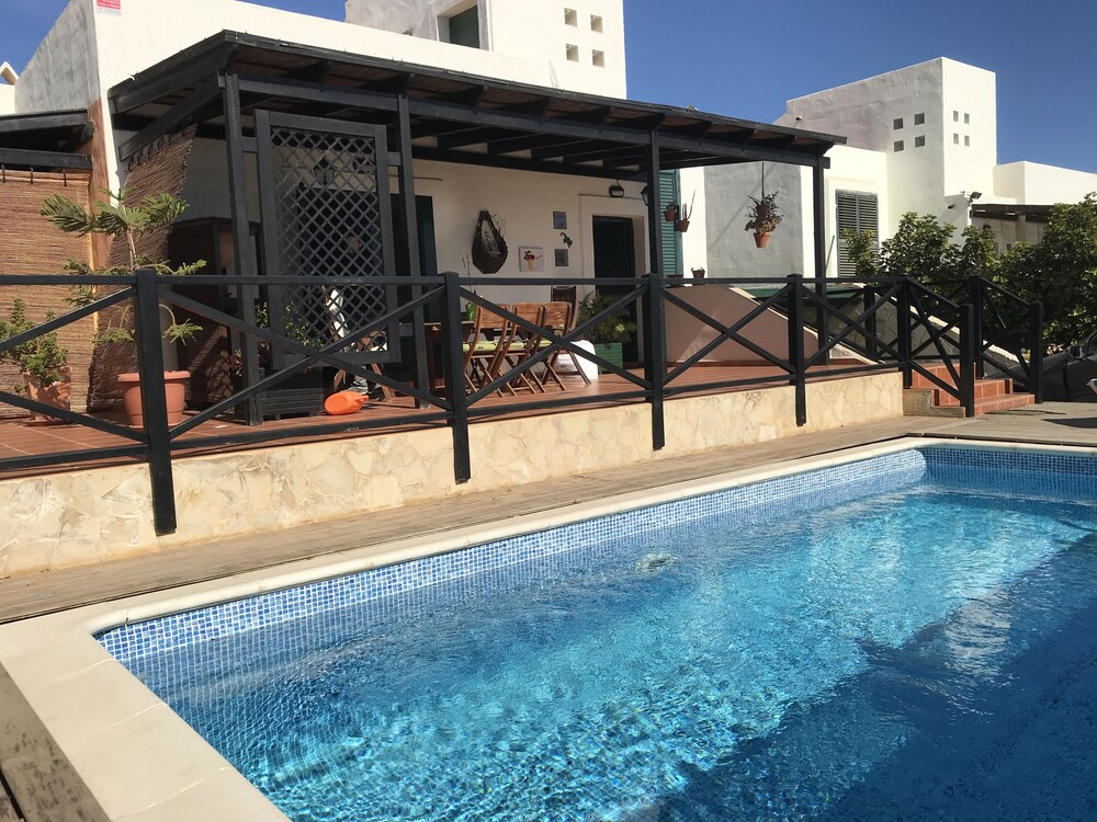 Paradise Villa — 4-Star Luxury Hotel in Corralejo, Spain