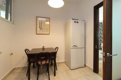 Stylish 3BR Apt near Mziuri Park By Wehost