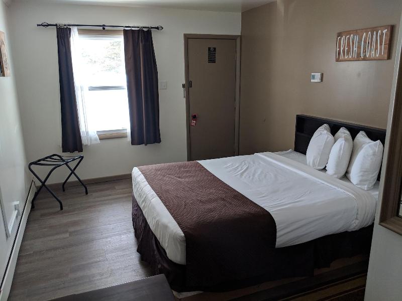 Sunset Lodge Escanaba - photo 37