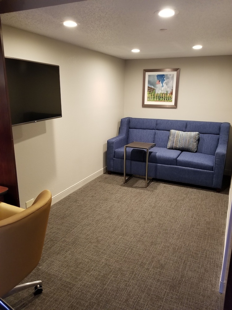 Hampton Inn by Hilton Minneapolis Eagan - photo 20