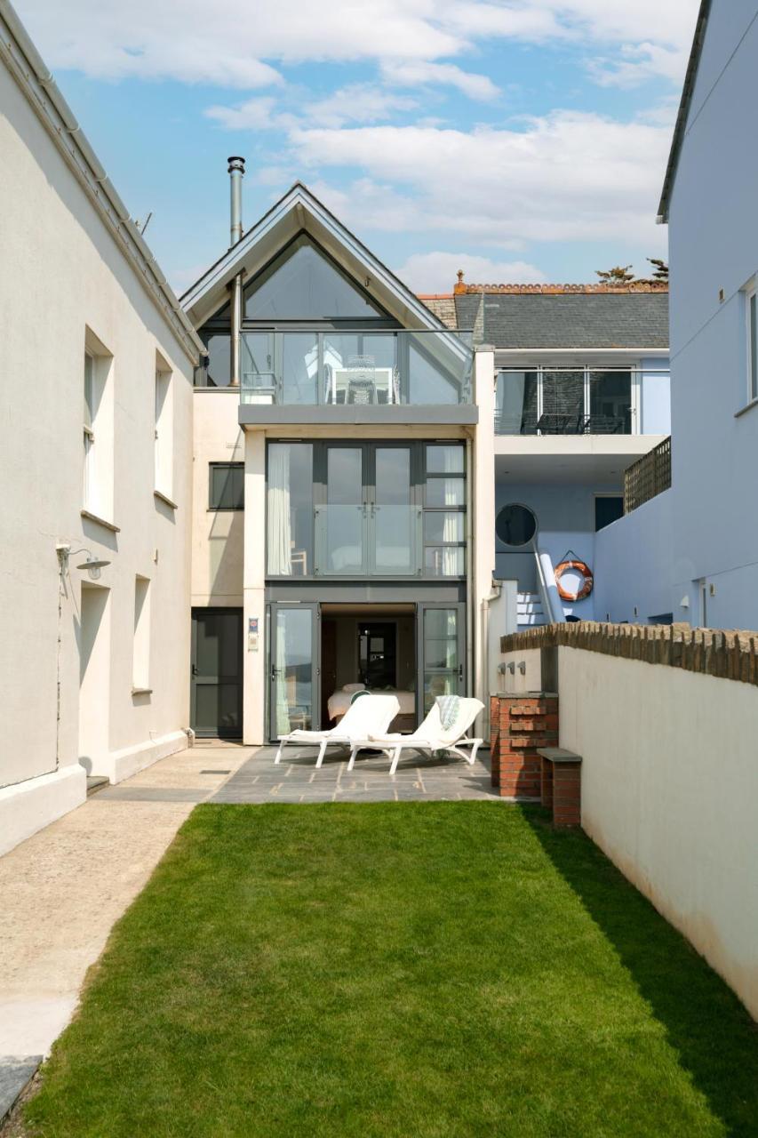 Atlantic View Coach House North Cornwall seafront 5 star Gold — 4-Star Luxury Hotel in Polzeath, United Kingdom