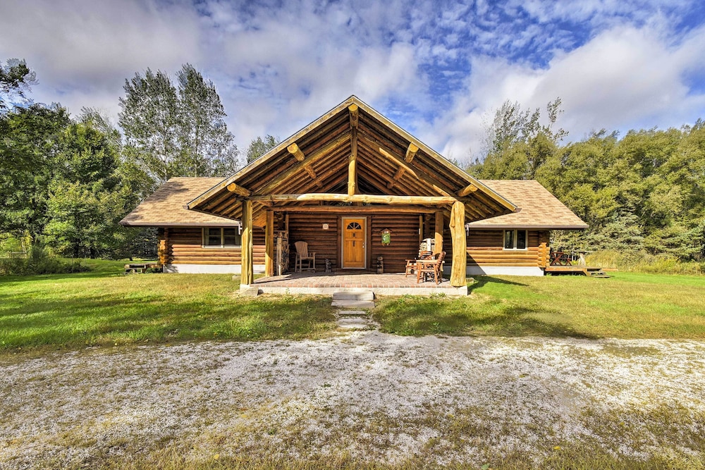 Valders Log Home Near Eea Air Show And Sheboygan 17920375 — Manitowoc