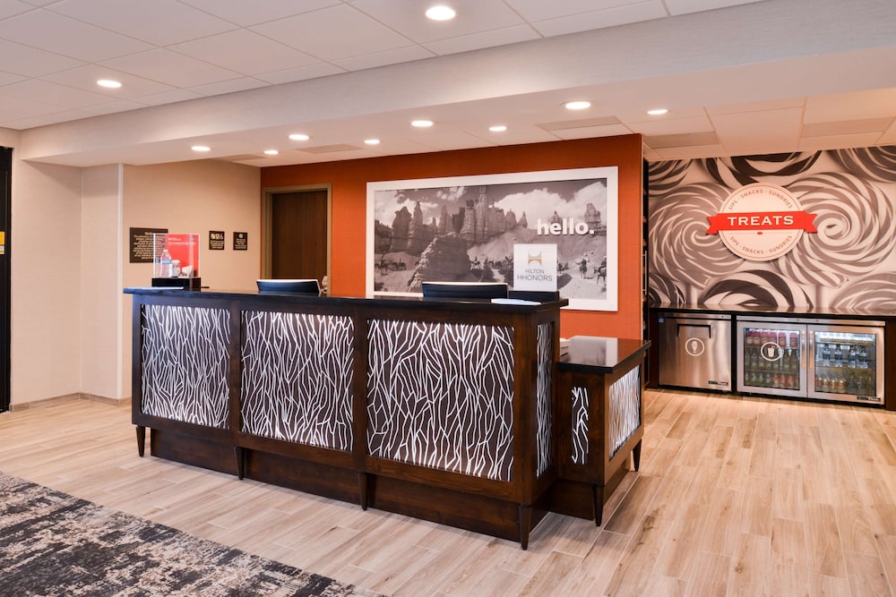 Hampton Inn El Centro - photo 6