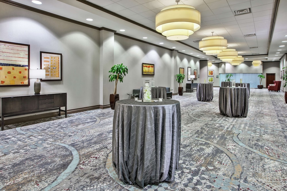 Embassy Suites Columbus Airport - photo 37