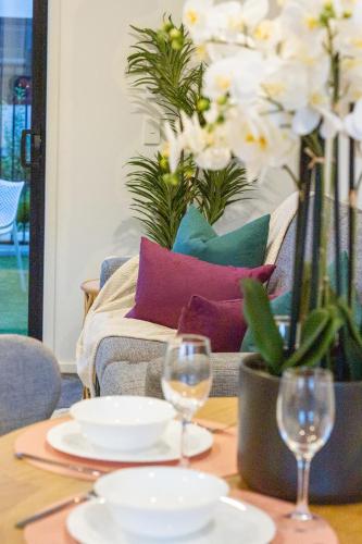 Urban Elegance 2 Bed 2 Bath in the CBD — 4-Star Luxury Hotel in Christchurch, New Zealand
