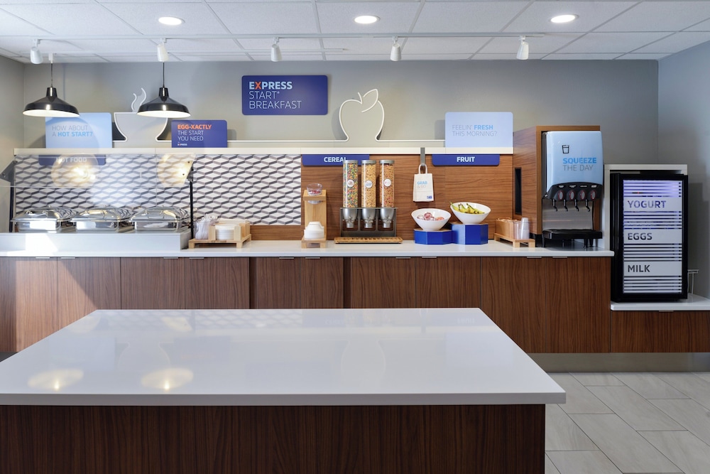 Holiday Inn Express Hotel and Suites Marysville by IHG - photo 69