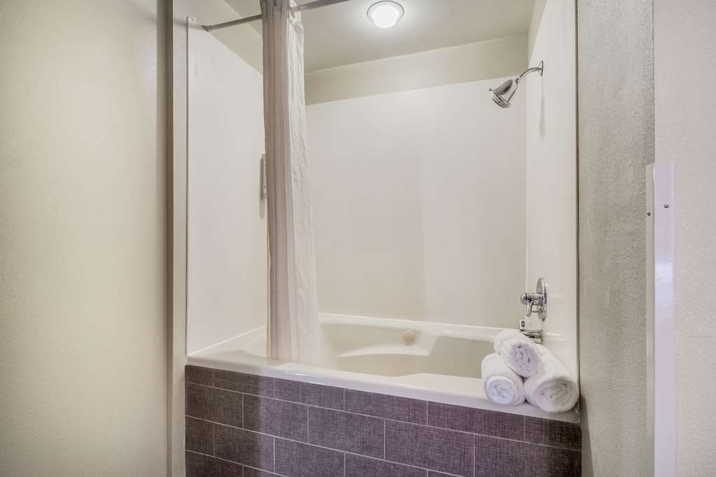 Clarion Pointe Wake Forest Raleigh North - photo 21