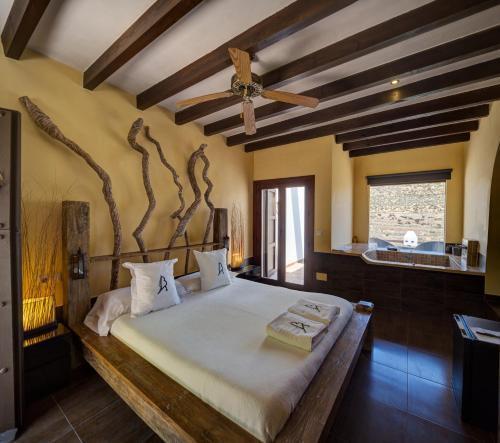 La Almendra Y El Gitano — hotel in Nijar