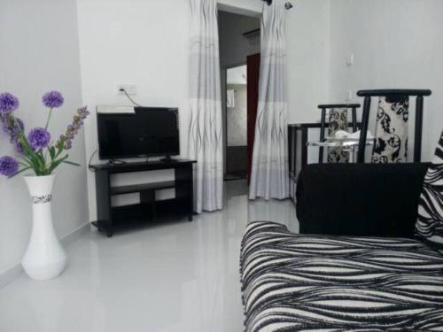 Paragon Hotel — hotel in Minuwangoda