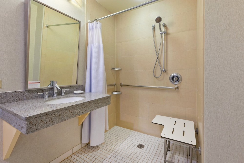 Crowne Plaza Columbus North Worthington by IHG - photo 21