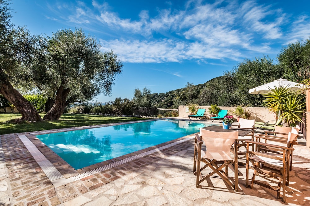 Mastrogiannis Villa Levanda — 4-Star Luxury Hotel in Corfu, Greece