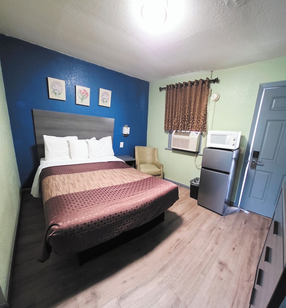 Plaza Motel - photo 15