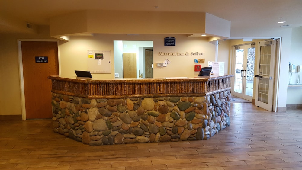 Microtel Inn & Suites by Wyndham Bozeman - photo 4