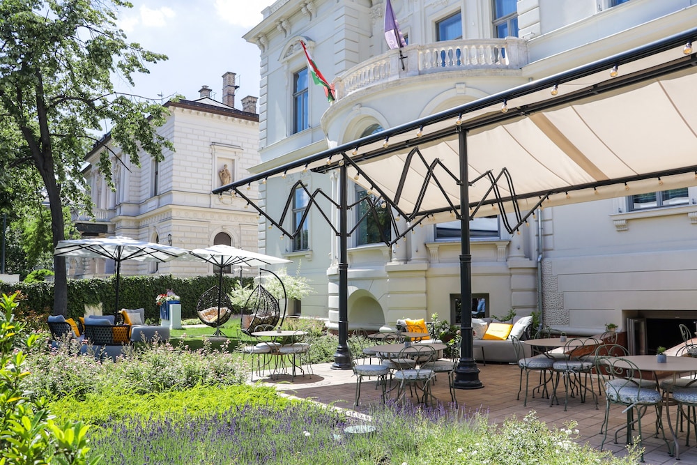Alice Hotel - carbon neutral hotel in Budapest