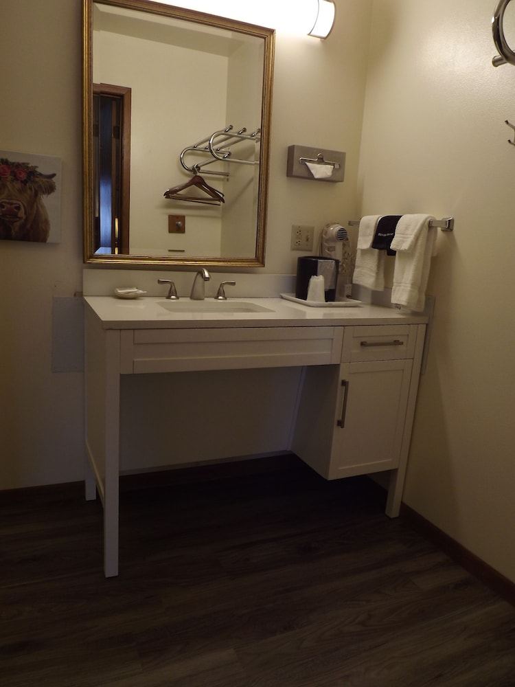 Crest Country Inn - photo 107
