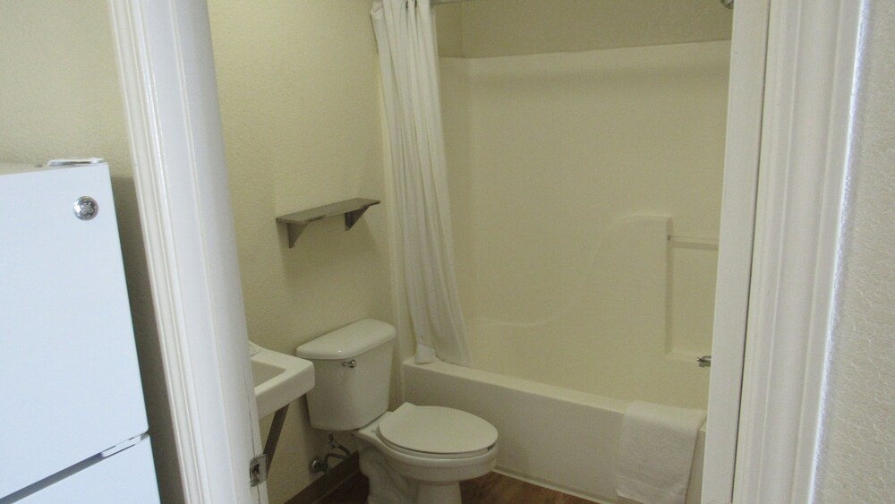 InTown Suites Extended Stay Nashville Bellevue - photo 24