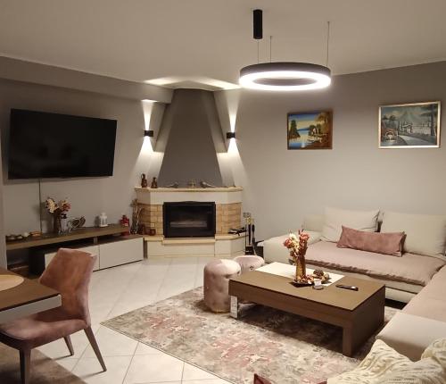 George Living House — 4-Star Luxury Hotel in Metsovo, Greece