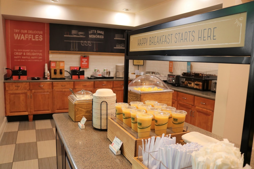Hampton Inn & Suites Valdosta Conference Center - photo 65