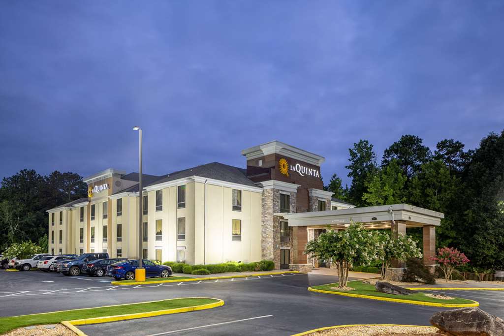 La Quinta Inn & Suites by Wyndham Covington - photo 32
