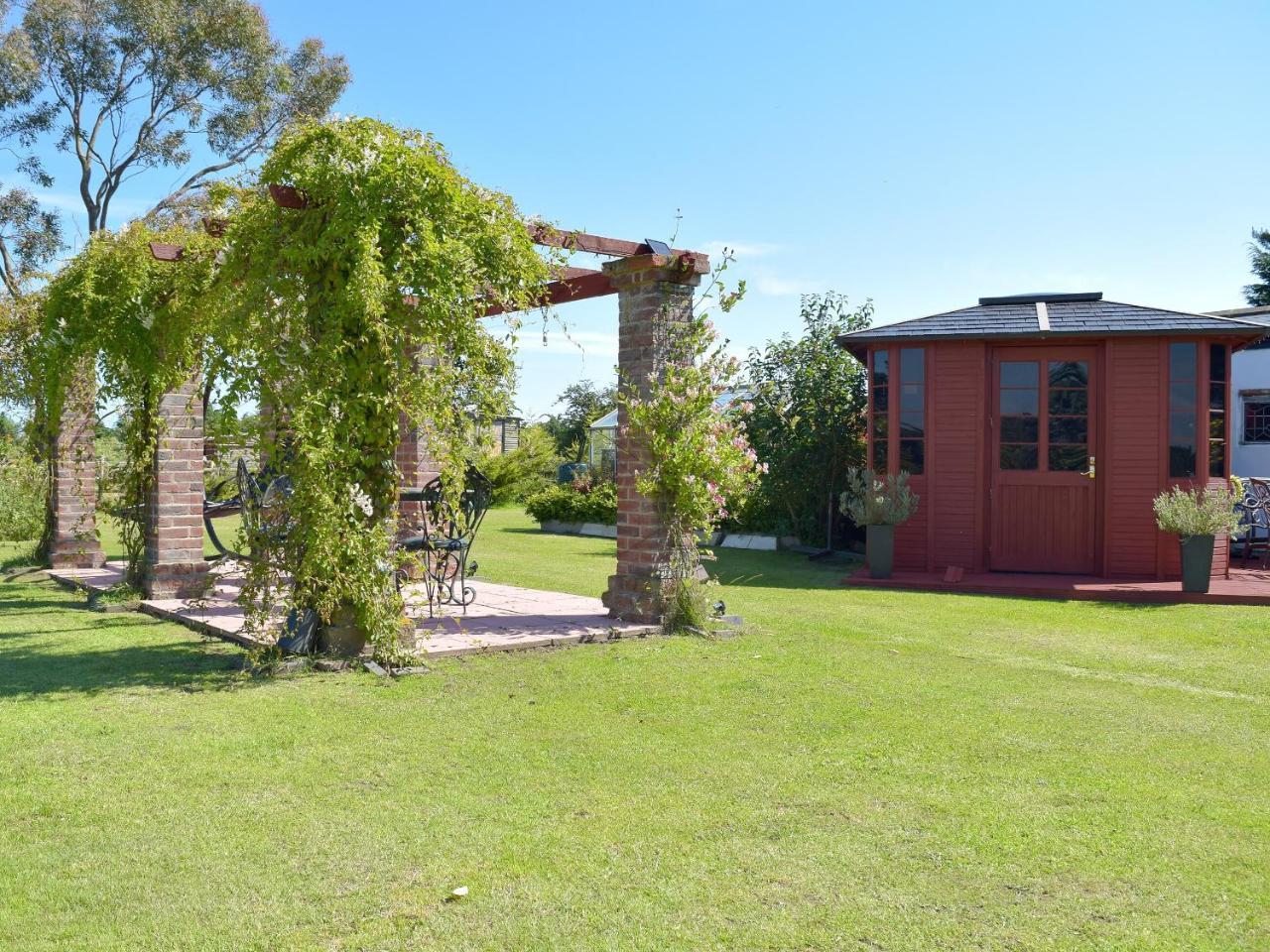 Leanda Lodge — Belton — photo 4