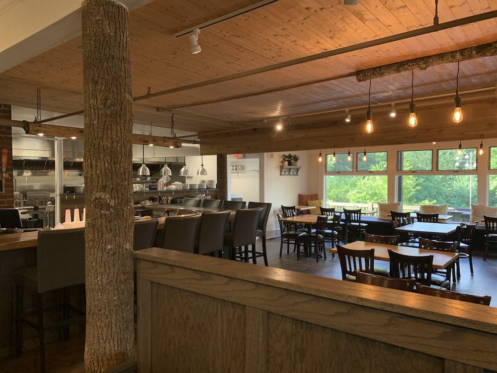 Woodbridge Inn & Tavern - photo 86